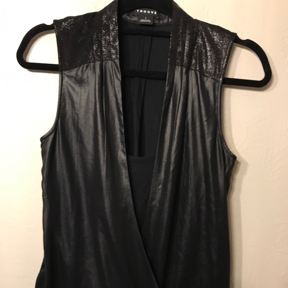 Trouve Dressy Tank Top - Picture 1 of 4